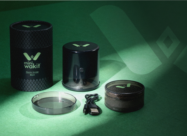 Mini Wakit Grinder with Free KeefCatcher Container